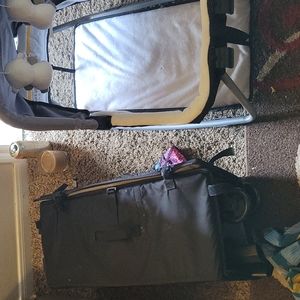 Stand alone bassinet that fits into full size play pin. Have the shelf also
